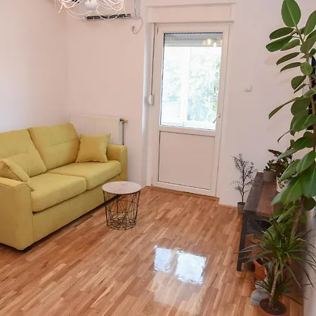 Garden - Oaza U Centru Grada Apartman *