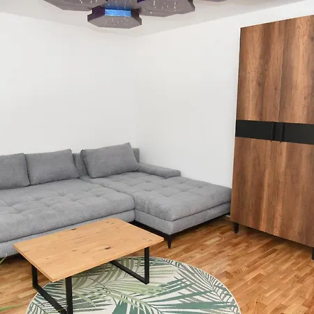 Garden - Oaza U Centru Grada Апартаменты Нови-Сад